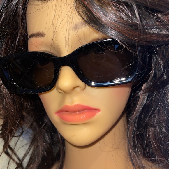 DIME OPTICS Sunglasses In Antonio Black - Picture 2 of 12